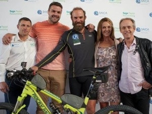 Daryl Blundell (GM at Sage Pastel Accounting), Springbok rugby player Flip van der Merwe, Ivan Zimmermann, JoAnne van der Walt (Marketing Manager, Sage Pastel Accounting), multiple Comrades winner, Bruce Fordyce.