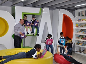 The Steve Jobs School concept aims to "revolutionise" traditional teaching methods.